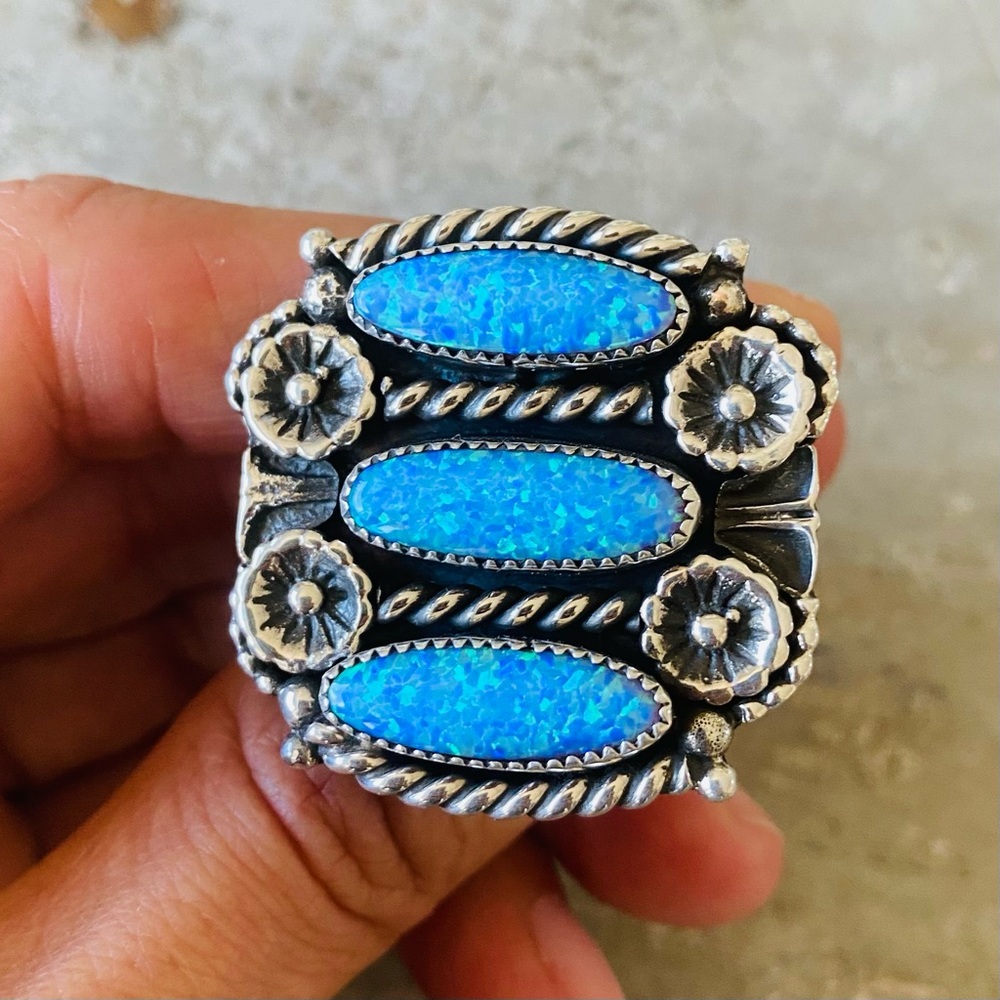 ♥️ Navajo ♥️ Kindale Billah Sterling Silver & Blue Lab Opal Floral Ring